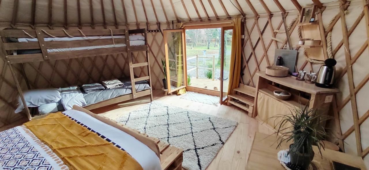 Yourte Des Verts Bois Freland Exterior photo