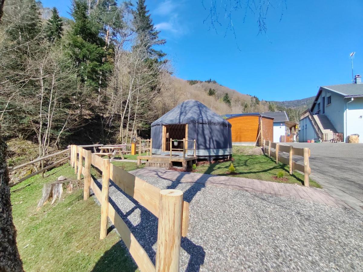Yourte Des Verts Bois Freland Exterior photo